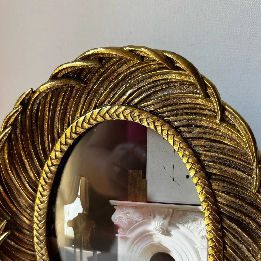 Gold Ornate Oval feather Picture Frame for 4x6” photo